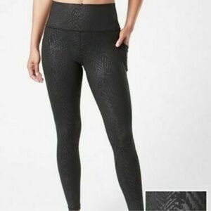Athleta Salutation Stash Pocket II Embossed Enchanted Black S